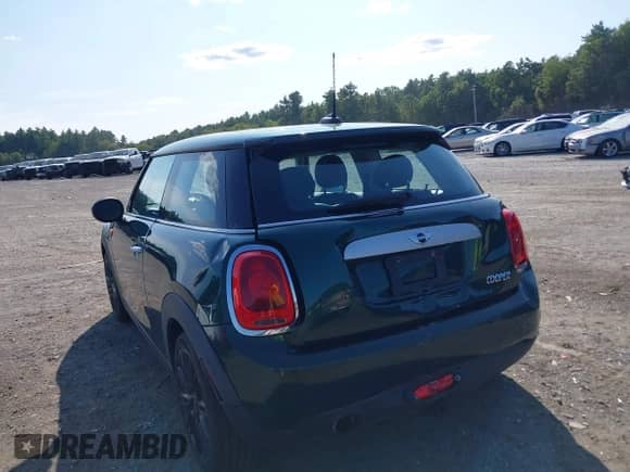 2015 MINI Hardtop z VIN WMWXM5C57F3A04447, wystawiony jako IAAI lot #43175332 z przebiegiem 84 307 mil mil oraz . Historia ofert i sprzedaży dostępna na DreamBid. Obrazek 3.