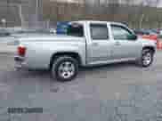 2010 Chevrolet Colorado 1LT z VIN 1GCDSCDE6A8133142, wystawiony jako IAAI lot #41843196 z przebiegiem 157 315 mil mil oraz . Historia ofert i sprzedaży dostępna na DreamBid. Obrazek 4.