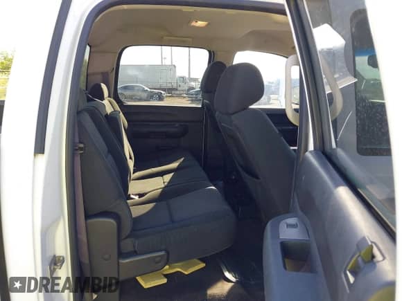 2013 Chevrolet Silverado 1500 LT with VIN 3GCPCSE06DG130165, listed as a IAAI auction lot 43452244 with 252,206 mi miles and . Bid and sale history available at DreamBid. Image 8.