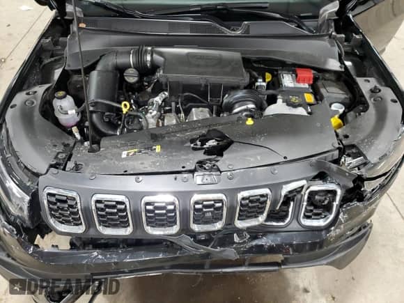 2024 Jeep Compass Latitude Lux с VIN 3C4NJDFN4RT169614, выставлен на аукционе Copart как лот 54626595 с пробегом 2 461 миль миль и Списание • Salvage title. История ставок и продаж доступна на DreamBid. Изображение 12.