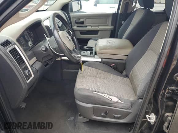 2010 Dodge 1500 SLT z VIN 1D7RB1GT0AS108394, wystawiony jako Copart lot #69631015 z przebiegiem 161 163 mil mil oraz Szkoda całkowita • Salvage title. Historia ofert i sprzedaży dostępna na DreamBid. Obrazek 7.