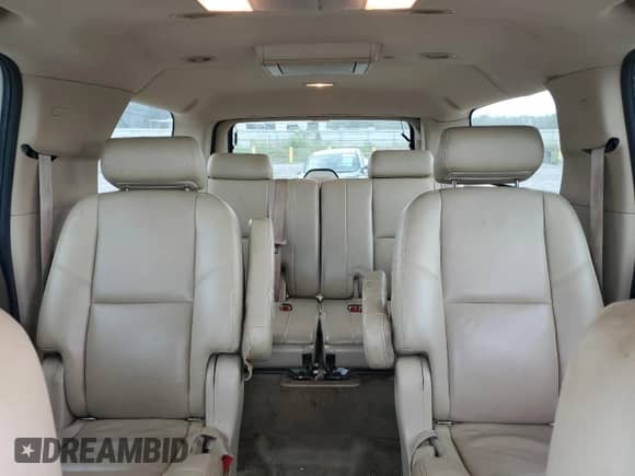 2010 Chevrolet Suburban LTZ z VIN 1GNUCKE05AR279818, wystawiony jako Copart lot #80470745 z przebiegiem 174 393 mil mil oraz Szkoda całkowita • Salvage title. Historia ofert i sprzedaży dostępna na DreamBid. Obrazek 10.
