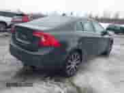 2015 Volvo S60 T5 Premier с VIN YV1612TK3F1359338, выставлен на аукционе IAAI как лот 41645209 с пробегом 106 822 миль миль и . История ставок и продаж доступна на DreamBid. Изображение 4.