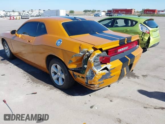 2010 Dodge Challenger SE with VIN 2B3CJ4DV5AH120785, listed as a IAAI auction lot 43421446 with Not provided miles and . Bid and sale history available at DreamBid. Image 6.