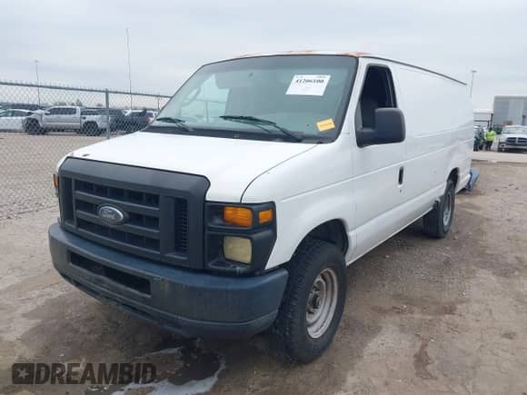 2008 Ford Econoline Cargo Commercial z VIN 1FTNS24L68DA24209, wystawiony jako IAAI lot #41206100 z przebiegiem 211 288 mil mil oraz . Historia ofert i sprzedaży dostępna na DreamBid. Obrazek 19.