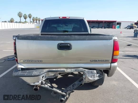 2000 Chevrolet Silverado 2500 LS с VIN 1GCGK29U6YZ109757, выставлен на аукционе IAAI как лот 42097707 с пробегом 162 588 миль миль и . История ставок и продаж доступна на DreamBid. Изображение 16.