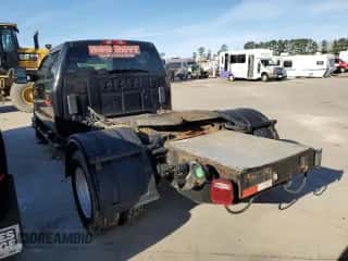 2016 Chevrolet Silverado 3500 with VIN 1GB4KYC8XGF280808, listed as a Copart auction lot 84072254 with 272,217 mi miles and Salvage title. Bid and sale history available at DreamBid. Image 2.