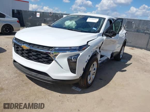2025 Chevrolet Trax LS with VIN KL77LFEP5SC231280, listed as a IAAI auction lot 43384042 with 7,205 mi miles and . Bid and sale history available at DreamBid. Image 17.