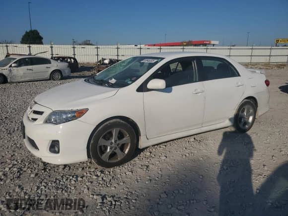 2011 Toyota Corolla S z VIN 2T1BU4EE4BC747988, wystawiony jako Copart lot #80946505 z przebiegiem 90 465 mil mil oraz Szkoda całkowita • Salvage title. Historia ofert i sprzedaży dostępna na DreamBid. Obrazek 1.