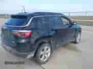 2020 Jeep Compass Latitude z VIN 3C4NJCBB7LT162363, wystawiony jako IAAI lot #41253878 z przebiegiem 68 313 mil mil oraz . Historia ofert i sprzedaży dostępna na DreamBid. Obrazek 4.