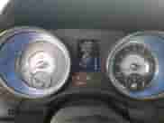 2013 Chrysler 300 S z VIN 2C3CCABT4DH651591, wystawiony jako Copart lot #68732985 z przebiegiem 94 119 mil mil oraz Szkoda całkowita • Salvage title. Historia ofert i sprzedaży dostępna na DreamBid. Obrazek 9.