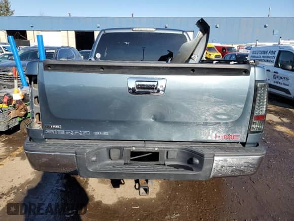 2008 GMC Sierra 1500 SLE2 z VIN 2GTEK190681324305, wystawiony jako Copart lot #44811175 z przebiegiem 113 294 mil mil oraz Szkoda całkowita • Salvage title. Historia ofert i sprzedaży dostępna na DreamBid. Obrazek 6.
