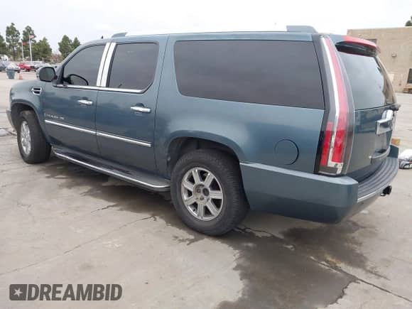 2008 Cadillac Escalade ESV с VIN 1GYFC66888R214804, выставлен на аукционе IAAI как лот 41560762 с пробегом 105 446 миль миль и . История ставок и продаж доступна на DreamBid. Изображение 3.