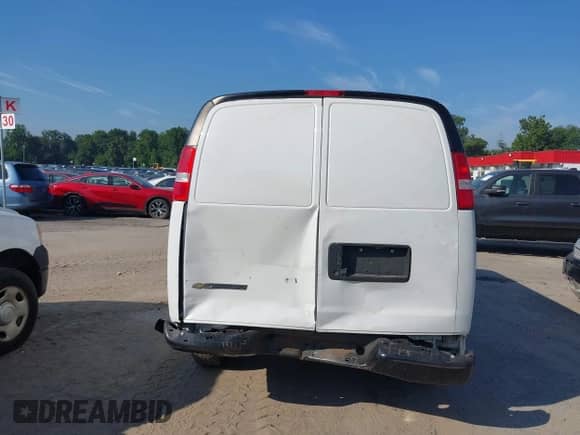 2020 Chevrolet Express Cargo с VIN 1GCZGHFG6L1212650, выставлен на аукционе IAAI как лот 42741737 с пробегом 179 058 миль миль и . История ставок и продаж доступна на DreamBid. Изображение 16.