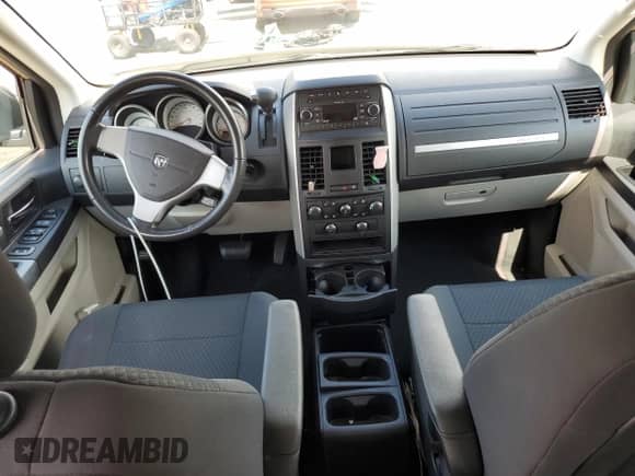 2010 Dodge Grand Caravan Hero z VIN 2D4RN3D12AR371930, wystawiony jako Copart lot #64496835 z przebiegiem 137 686 mil mil oraz Szkoda całkowita • Salvage title. Historia ofert i sprzedaży dostępna na DreamBid. Obrazek 8.