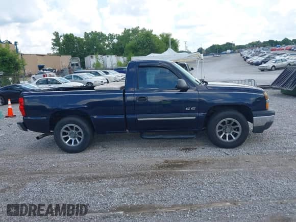 2005 Chevrolet Silverado 1500 Work Truck with VIN 1GCEC14X55Z194229, listed as a IAAI auction lot 42685614 with 213,723 mi miles and . Bid and sale history available at DreamBid. Image 13.