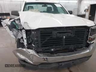 2018 Chevrolet Silverado 1500 Work Truck z VIN 1GCNCNEH4JZ203608, wystawiony jako IAAI lot #42346801 z przebiegiem 98 423 mil mil oraz . Historia ofert i sprzedaży dostępna na DreamBid. Obrazek 6.