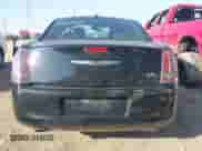 2014 Chrysler 300 S с VIN 2C3CCAGG8EH255726, выставлен на аукционе IAAI как лот 42639282 с пробегом 170 416 миль миль и . История ставок и продаж доступна на DreamBid. Изображение 16.