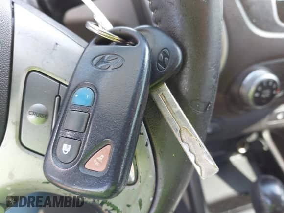 2013 Hyundai Tucson GLS z VIN KM8JU3AC0DU654168, wystawiony jako IAAI lot #43388859 z przebiegiem 186 394 mil mil oraz . Historia ofert i sprzedaży dostępna na DreamBid. Obrazek 11.