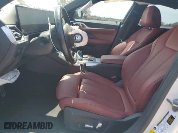 2023 BMW i4 eDrive40 z VIN WBY73AW04PFN68356, wystawiony jako Copart lot #70497945 z przebiegiem 28 545 mil mil oraz Nie do naprawy • Non repairable. Historia ofert i sprzedaży dostępna na DreamBid. Obrazek 7.