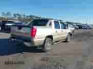2005 Chevrolet Avalanche LS with VIN 3GNEC12Z45G167762, listed as a IAAI auction lot 40376532 with 157,932 mi miles and . Bid and sale history available at DreamBid. Image 4.