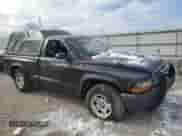 2004 Dodge Dakota z VIN 1D7FL16K54S682499, wystawiony jako Copart lot #42116895 z przebiegiem Nie podano mil oraz Nie do naprawy • Non repairable. Historia ofert i sprzedaży dostępna na DreamBid. Obrazek 4.