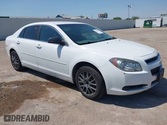 2012 Chevrolet Malibu 1LS z VIN 1G1ZB5E04CF167205, wystawiony jako IAAI lot #43180002 z przebiegiem 165 160 mil mil oraz . Historia ofert i sprzedaży dostępna na DreamBid. Obrazek 1.