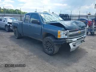 2013 Chevrolet Silverado 1500 LT z VIN 1GCRKSE72DZ138482, wystawiony jako IAAI lot #42219496 z przebiegiem 164 977 mil mil oraz . Historia ofert i sprzedaży dostępna na DreamBid. Obrazek 1.