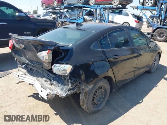 2018 Chevrolet Cruze LS с VIN 1G1BC5SM5J7143234, выставлен на аукционе IAAI как лот 43128872 с пробегом 150 109 миль миль и . История ставок и продаж доступна на DreamBid. Изображение 4.