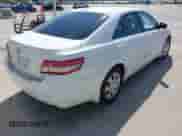 2011 Toyota Camry LE z VIN 4T4BF3EK2BR109897, wystawiony jako IAAI lot #43313655 z przebiegiem 100 020 mil mil oraz . Historia ofert i sprzedaży dostępna na DreamBid. Obrazek 4.