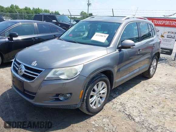 2009 Volkswagen Tiguan S с VIN WVGAV75N39W003418, выставлен на аукционе IAAI как лот 42228870 с пробегом 173 548 миль миль и . История ставок и продаж доступна на DreamBid. Изображение 2.