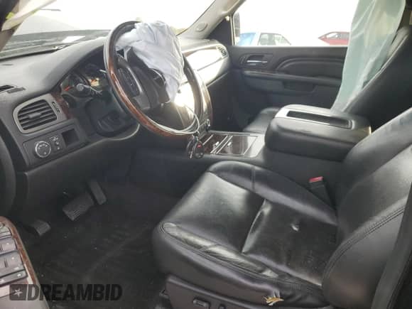 2012 GMC Sierra 1500 Denali with VIN 3GTP2XE22CG172039, listed as a Copart auction lot 82562525 with 217,758 mi miles and Clean title. Bid and sale history available at DreamBid. Image 7.