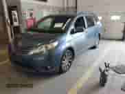 2015 Toyota Sienna Limited z VIN 5TDDK3DCXFS124994, wystawiony jako IAAI lot #42196493 z przebiegiem 60 929 mil mil oraz . Historia ofert i sprzedaży dostępna na DreamBid. Obrazek 2.