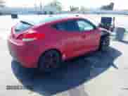 2013 Hyundai Veloster w/Black Int z VIN KMHTC6AD4DU101917, wystawiony jako IAAI lot #43406444 z przebiegiem 124 547 mil mil oraz . Historia ofert i sprzedaży dostępna na DreamBid. Obrazek 4.
