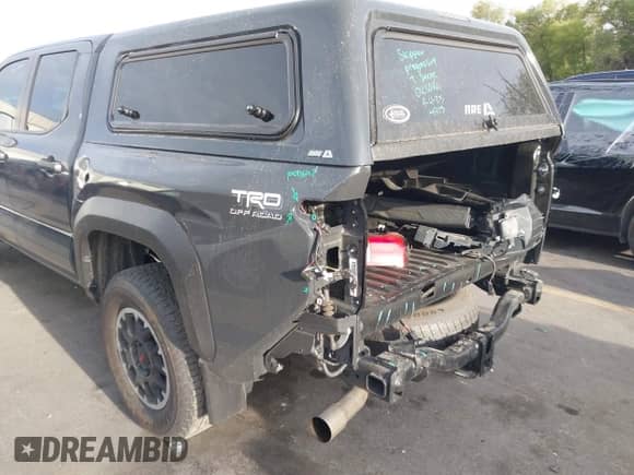 2024 Toyota Tacoma TRD Off Road с VIN 3TMLB5JN8RM009103, выставлен на аукционе IAAI как лот 43210758 с пробегом 14 193 миль миль и . История ставок и продаж доступна на DreamBid. Изображение 6.