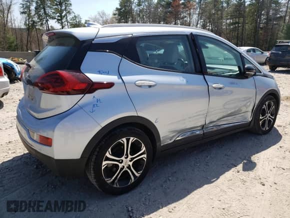 2018 Chevrolet Bolt EV Premier z VIN 1G1FX6S03J4117760, wystawiony jako Copart lot #49595633 z przebiegiem 48 689 mil mil oraz . Historia ofert i sprzedaży dostępna na DreamBid. Obrazek 3.