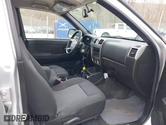 2010 Chevrolet Colorado 1LT z VIN 1GCDSCDE6A8133142, wystawiony jako IAAI lot #41843196 z przebiegiem 157 315 mil mil oraz . Historia ofert i sprzedaży dostępna na DreamBid. Obrazek 5.