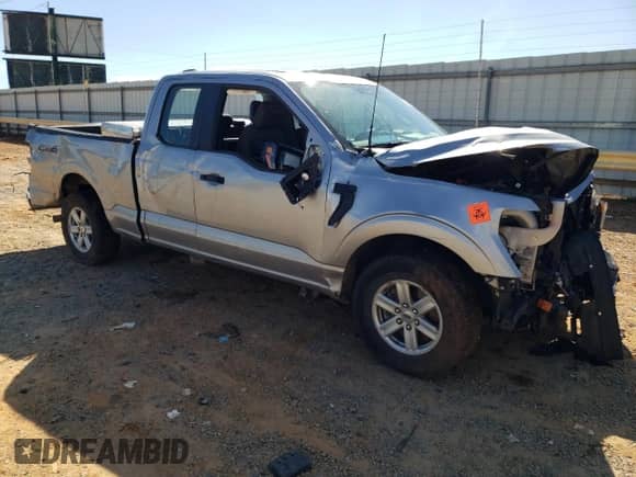 2023 Ford F-150 XL z VIN 1FTEX1EP0PKE17453, wystawiony jako Copart lot #70454885 z przebiegiem Nie podano mil oraz Szkoda całkowita • Salvage title. Historia ofert i sprzedaży dostępna na DreamBid. Obrazek 4.