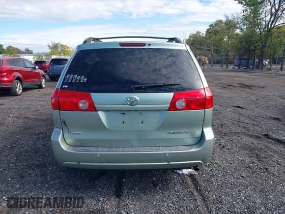2009 Toyota Sienna XLE with VIN 5TDZK22C39S264912, listed as a IAAI auction lot 43385734 with 327,786 mi miles and . Bid and sale history available at DreamBid. Image 16.