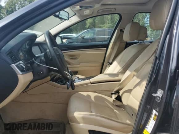 2013 BMW 5 Series 528i xDrive z VIN WBAXH5C58DDW14513, wystawiony jako Copart lot #70511185 z przebiegiem 175 896 mil mil oraz Szkoda całkowita • Salvage title. Historia ofert i sprzedaży dostępna na DreamBid. Obrazek 7.