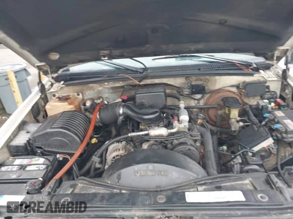 1998 Chevrolet Silverado 1500 z VIN 1GCEK19R3WE129448, wystawiony jako IAAI lot #42975561 z przebiegiem 592 686 mil mil oraz . Historia ofert i sprzedaży dostępna na DreamBid. Obrazek 10.