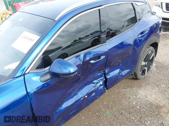 2025 Nissan Kicks SR with VIN 3N8AP6DB9SL341065, listed as a IAAI auction lot 42451953 with 4,874 mi miles and . Bid and sale history available at DreamBid. Image 6.