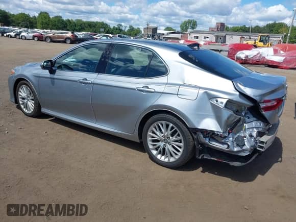 2019 Toyota Camry SE z VIN 4T1B11HK7KU778045, wystawiony jako IAAI lot #43079893 z przebiegiem 58 799 mil mil oraz . Historia ofert i sprzedaży dostępna na DreamBid. Obrazek 3.