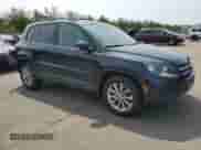 2017 Volkswagen Tiguan S с VIN WVGBV7AX0HK044042, выставлен на аукционе Copart как лот 58409385 с пробегом 127 588 миль миль и Списание • Salvage title. История ставок и продаж доступна на DreamBid. Изображение 4.