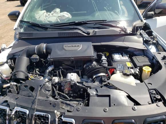 2024 Jeep Compass Latitude Lux с VIN 3C4NJDFN5RT579970, выставлен на аукционе Copart как лот 63018115 с пробегом 11 683 миль миль и Списание • Salvage title. История ставок и продаж доступна на DreamBid. Изображение 12.