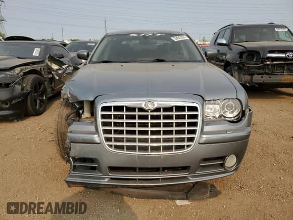 2006 Chrysler 300 C SRT-8 z VIN 2C3LA73W66H426657, wystawiony jako Copart lot #59043365 z przebiegiem 159 188 mil mil oraz Szkoda całkowita • Salvage title. Historia ofert i sprzedaży dostępna na DreamBid. Obrazek 5.