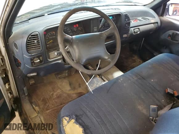 1996 GMC Sierra 1500 with VIN 1GTEK14W3TZ532945, listed as a Copart auction lot 65740605 with 120,125 mi miles and Clean title. Bid and sale history available at DreamBid. Image 8.