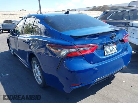 2023 Toyota Camry SE z VIN 4T1T11AK6PU158700, wystawiony jako IAAI lot #43312055 z przebiegiem 49 320 mil mil oraz . Historia ofert i sprzedaży dostępna na DreamBid. Obrazek 3.