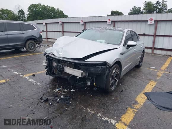 2024 Hyundai Sonata SEL с VIN KMHL14JA8RA349662, выставлен на аукционе IAAI как лот 42914139 с пробегом 60 000 миль миль и . История ставок и продаж доступна на DreamBid. Изображение 18.