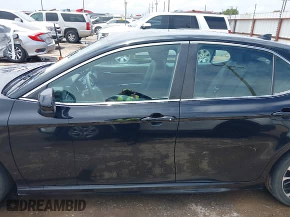 2020 Toyota Camry SE with VIN 4T1G11AK2LU907813, listed as a IAAI auction lot 42652252 with 90,675 mi miles and . Bid and sale history available at DreamBid. Image 14.